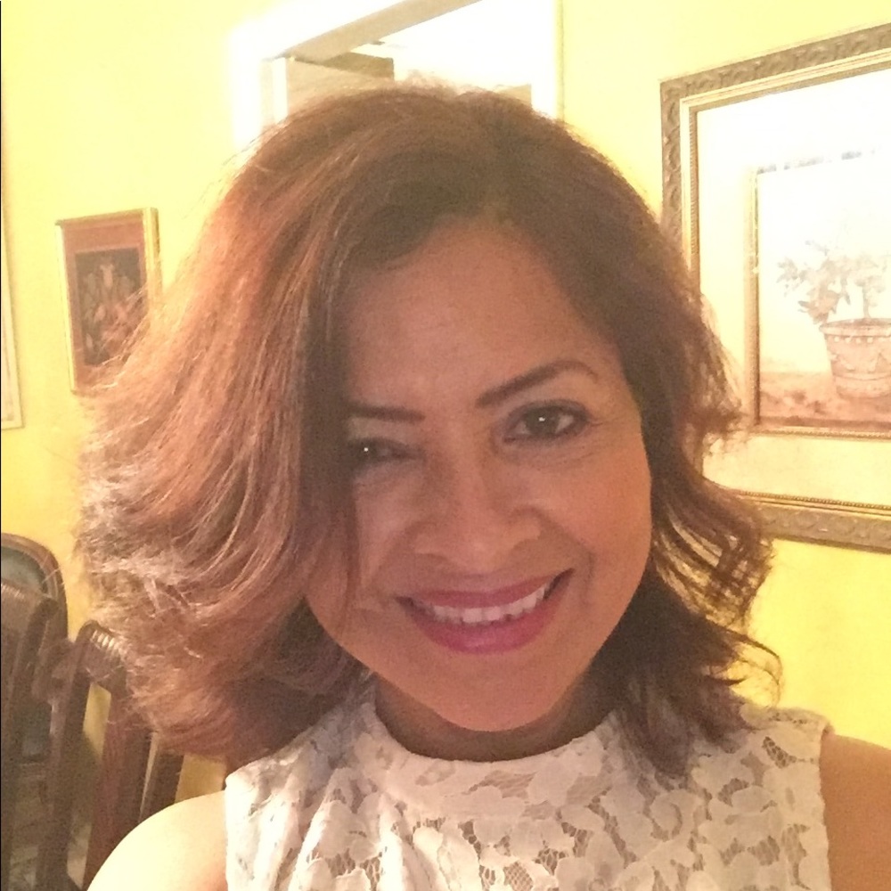 Meet your Posher, Monica